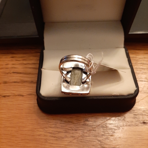 Ladies Jewelry - Picture 4 of 8